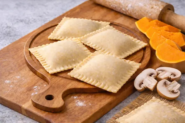 BAL KABAKLI MANTARLI RAVİOLİ